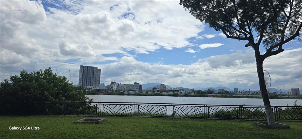 Cặp mặt tiền đường chương dương, view sông hàn  200m2 ngang 10m giá siêu tốt