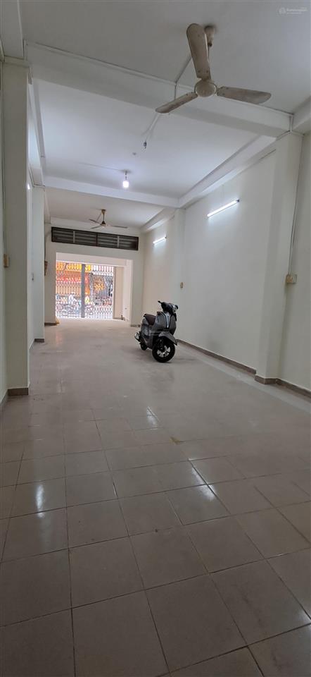 Cho thuê nhà mặt tiền nguyên căn phù hợp mở văn phòng, siêu thị mini, cửa hàng