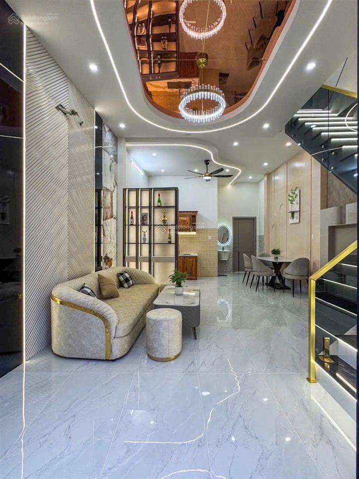 Không mua hôm nay mai giá khác  nhà linh đông  gần chợ thủ đức  2,050 tỷ