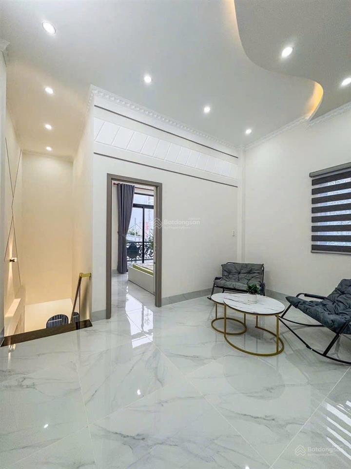 Không mua hôm nay mai giá khác  nhà linh đông  gần chợ thủ đức  2,050 tỷ