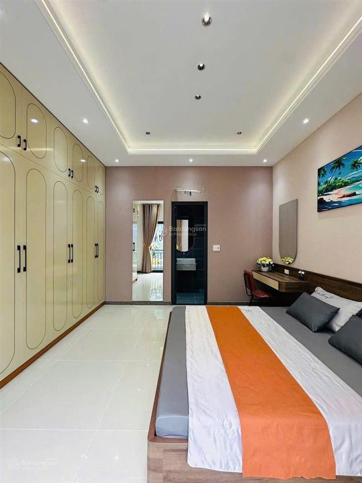 Nhà đẹp hiếm bán  giá chỉ 3,050 tỷ  đường nguyễn công hoan  gần công viên phú nhuận  sổ sẵn
