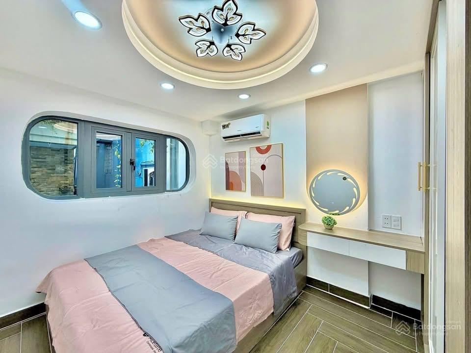 Nhìn là biết nên mua  nhà đường phạm văn hai, tân bình  gần chợ  có sẵn sổ  giá 1,920 tỷ