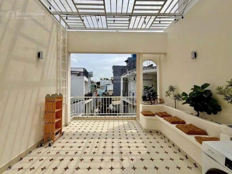Nhà đẹp sẵn nội thất  tiết kiệm chi phí  đường nguyễn đình chính, phú nhuận