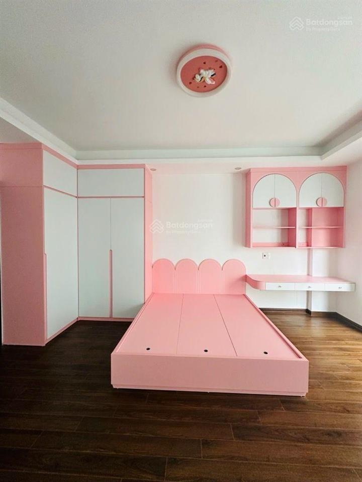 Siêu phẩm, phố lụa hà đông nội thất đẹp
dt40m2  5 tầng  7,7 tỷ vị trí. đẹp vài bước ra đườ