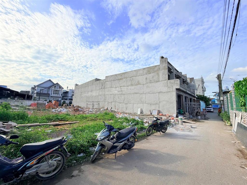 Bán đất (dt 81,6m2) sr thổ cư 100%, đường 5m cách nguyễn tri phương chỉ 100m. giá chỉ 2,750 tỷ