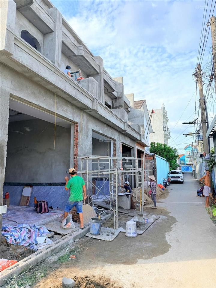 Bán đất (dt 81,6m2) sr thổ cư 100%, đường 5m cách nguyễn tri phương chỉ 100m. giá chỉ 2,750 tỷ