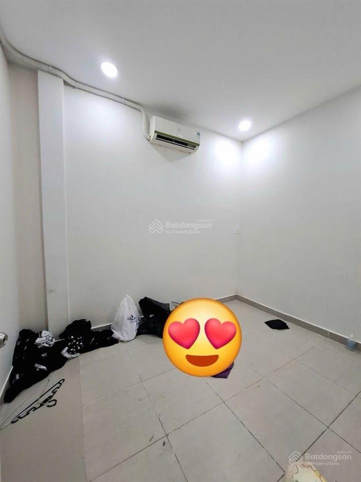 Sát mt ngô quyền trung tâm q10, hẻm 4m trước nhà, 32m2 (48), 2 tầng, đang cho thuê 12tr/th