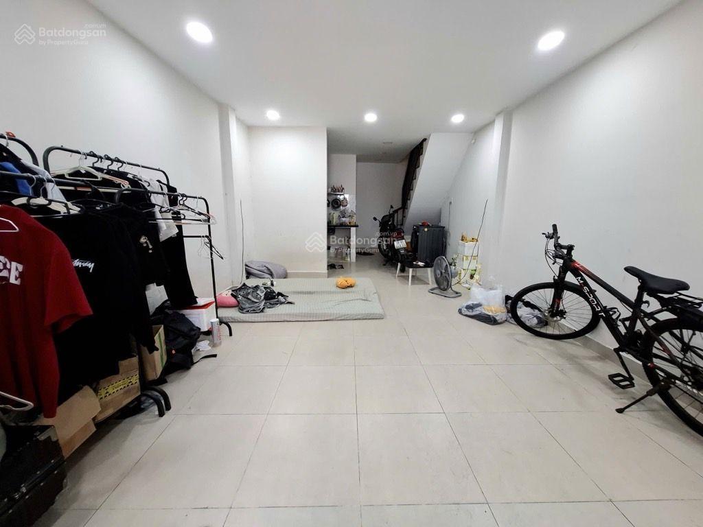 Sát mt ngô quyền trung tâm q10, hẻm 4m trước nhà, 32m2 (48), 2 tầng, đang cho thuê 12tr/th
