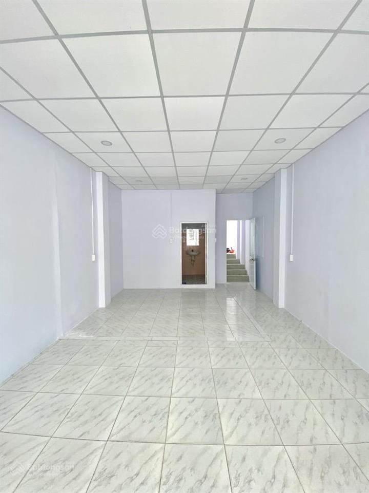 Gần hà đô centrosa  cách vài căn ra mặt tiền cmt8  hẻm ô tô  nhà ngang 4m  6pn 6wc