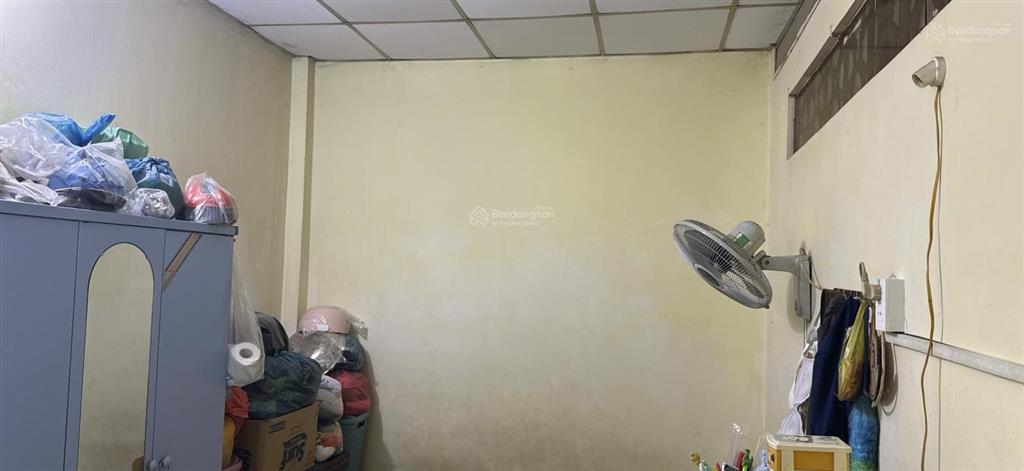 Nhà cấp 4 gần chợ, đối diện trung tâm anh ngữ đông đô