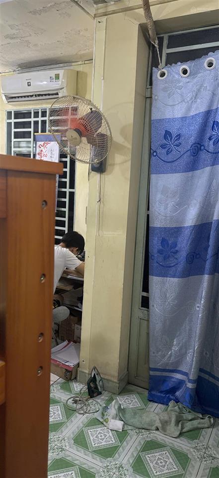 Nhà cấp 4 gần chợ, đối diện trung tâm anh ngữ đông đô