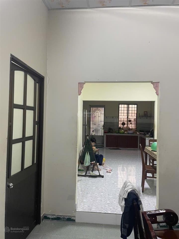 Bán đất tặng nhà, chính chủ, gần tòa nhà becamex, bình dương