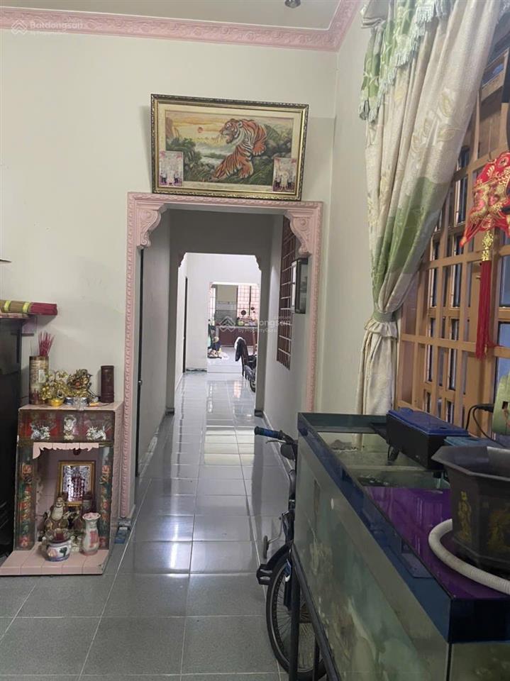 Bán đất tặng nhà, chính chủ, gần tòa nhà becamex, bình dương