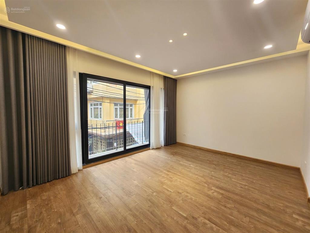 Bán nhà p/lô 2 ô tô tránh lạc long quân tây hồ 50m26t mt5m ở kd 21,5 tỷ lạc long quân.