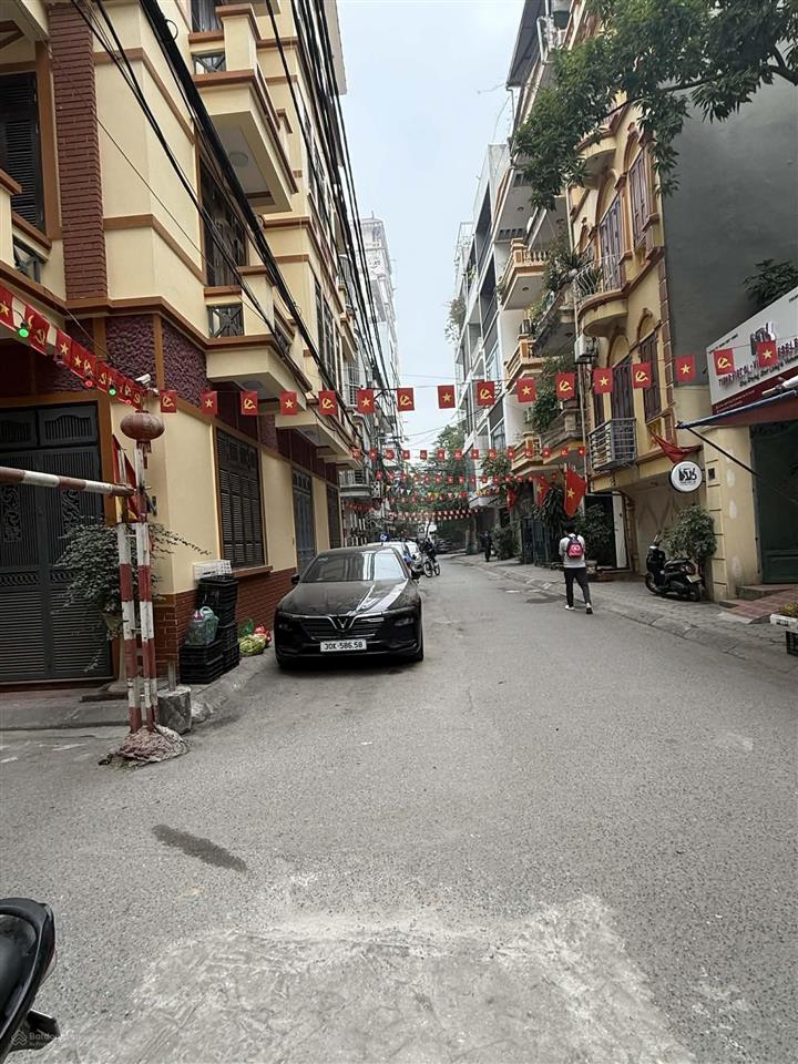 Bán nhà p/lô 2 ô tô tránh lạc long quân tây hồ 50m26t mt5m ở kd 21,5 tỷ lạc long quân.