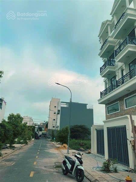 Nhà 5 tầng khu đồng bộ đường hà huy giáp phường thạnh lộc q12, 63,2m hẻm 12m 5,75 tỷ