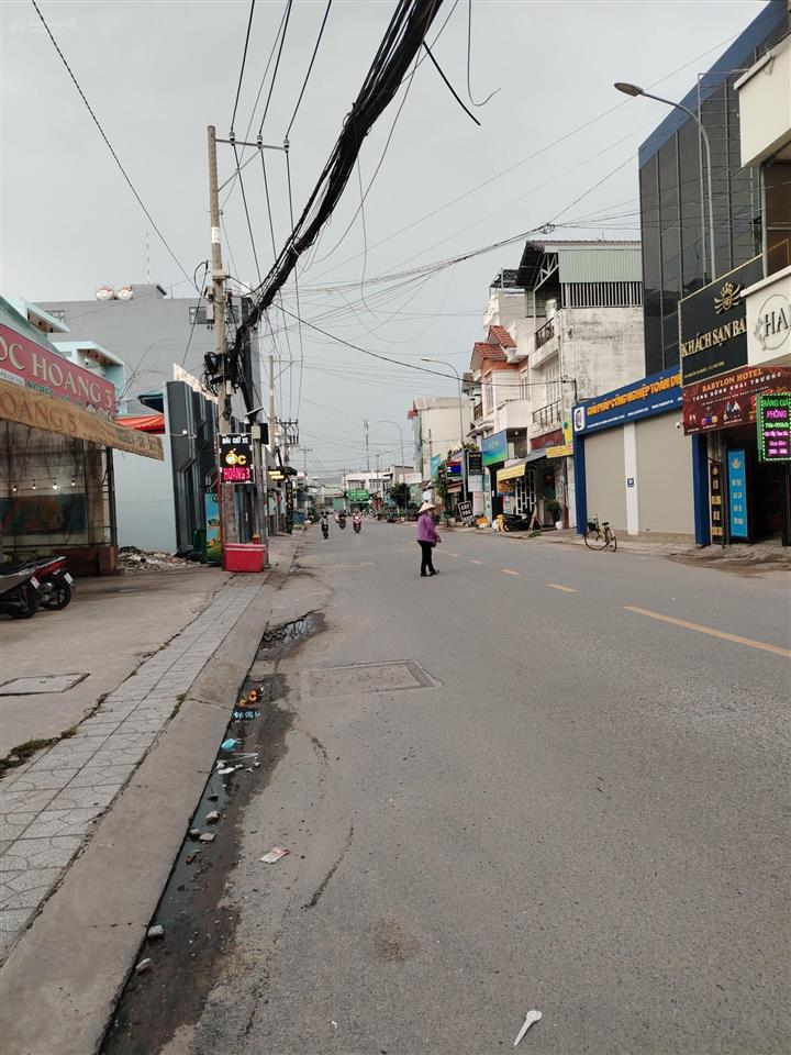 Khách sạn 4 tầng 2 mặt tiền đường an phú đông 9 phường an phú đông q12, dt 102m đường 25m 12,5 tỷ