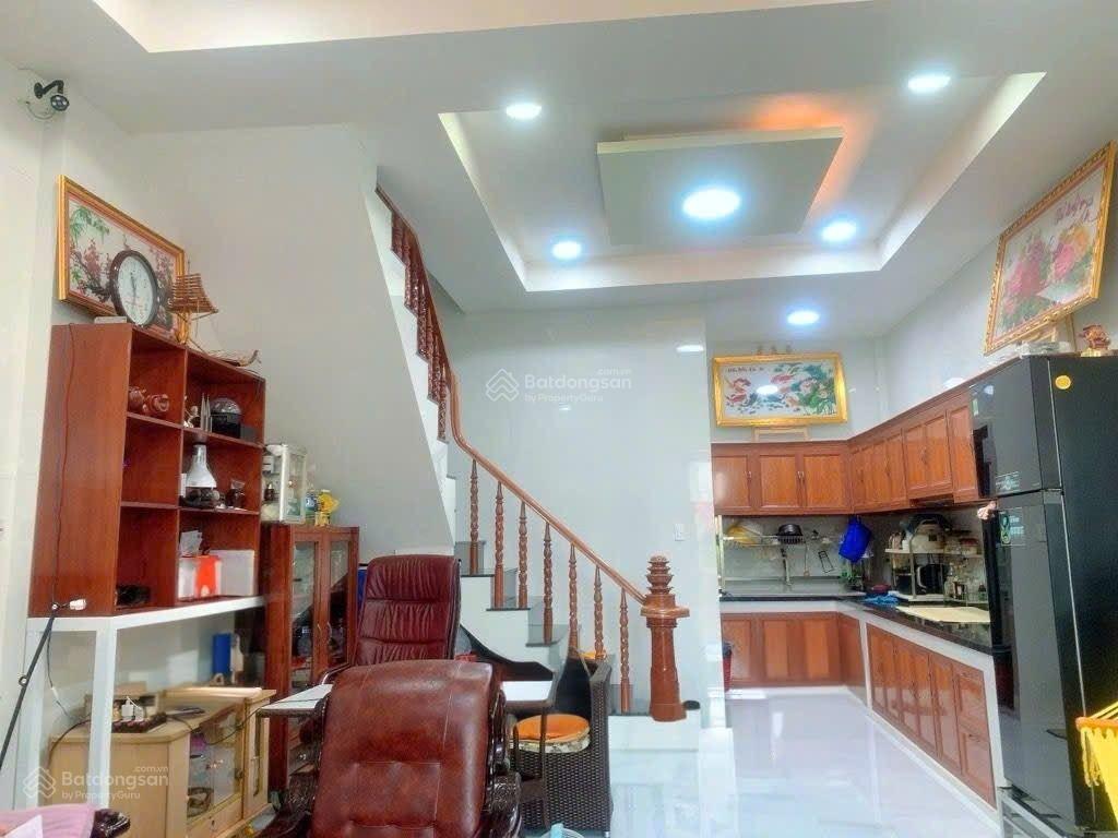 Nhà 2 tầng đường thạnh lộc 40 phường thạnh lộc q12, dt 66m (5,6*11) hẻm 5m 6,15tỷ