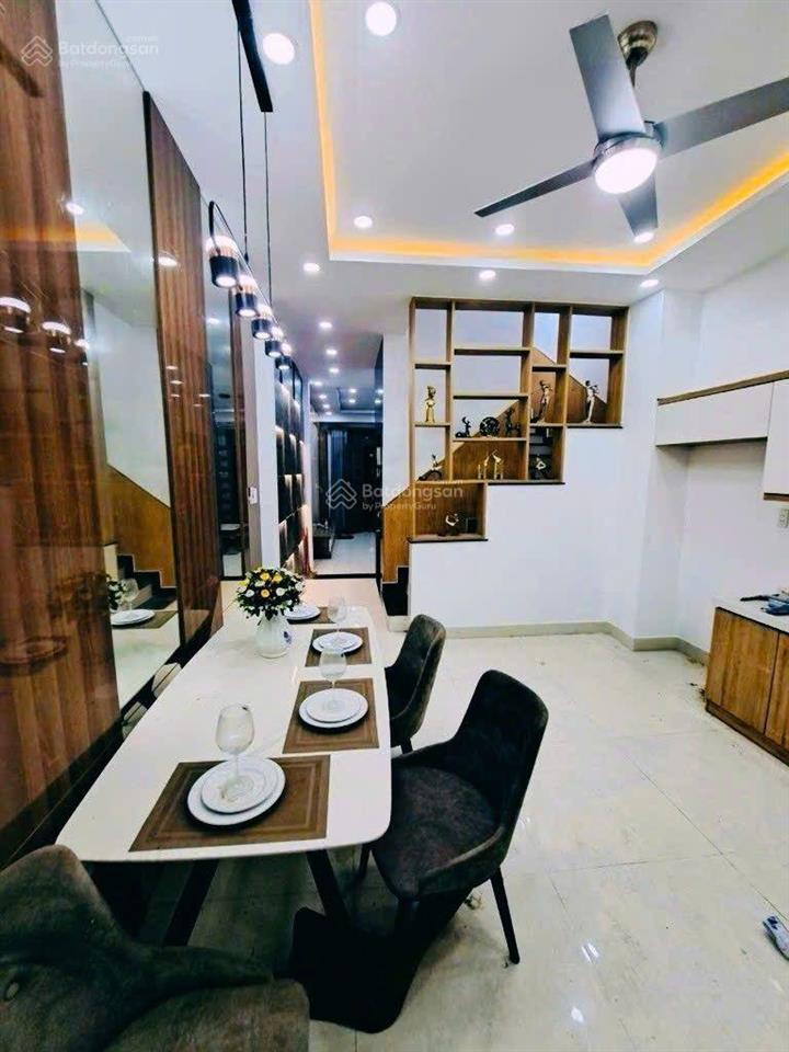 Nhà 5 tầng thang máy full nội thất đường thạnh lộc 44 phường thạnh lộc, quận 12, dt 60m2 hẻm 6m