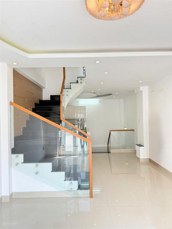 Nhà đẹp hẻm oto. căn 62,3m2 ql13 gần bến xe miền đông, xây 4 tầng đúc. chủ bán 3,15 tỷ bao sang tên