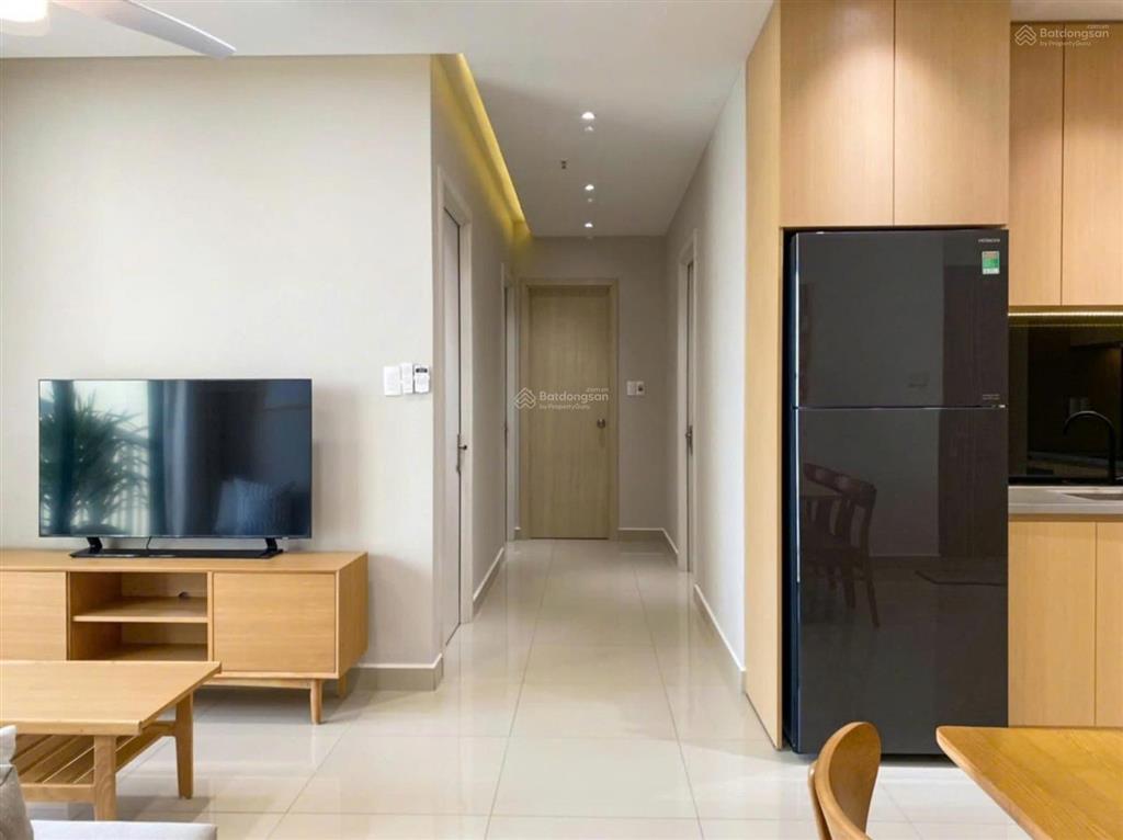 Cho thuê căn hộ 3pn2 wc, giá 6 tr/ tháng,tủ bếp,rèm cửa, quạt,giường nệm đầy đủ