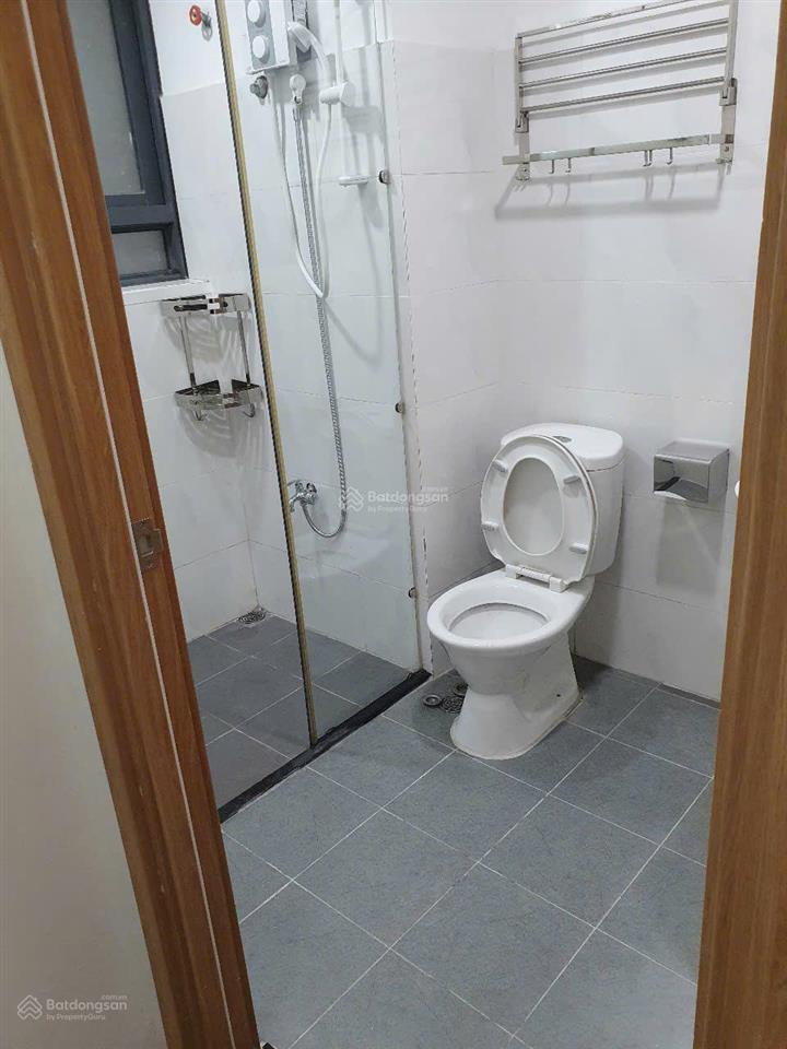 Cần bán gấp căn hộ 3pn 2wc 84m2, giá bán 2tỷ6,có ban công mát mẻ,thoáng gió,đã có sổ hồng