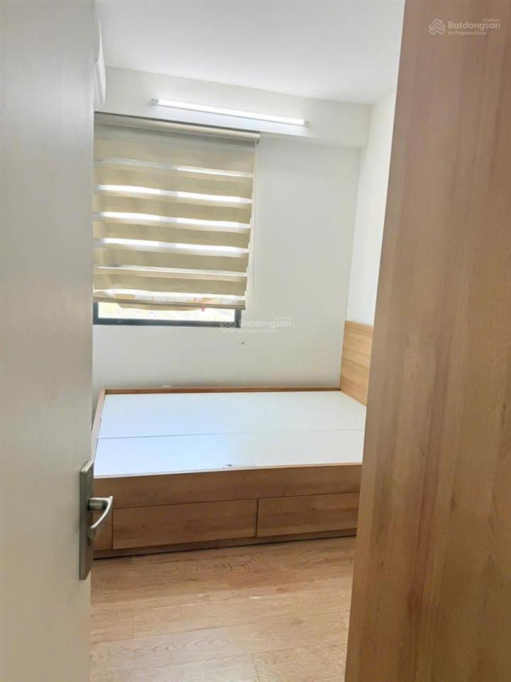 Cần bán gấp căn hộ 2pn2wc, giá 2 tỷ 350, 67m2, đã có sổ hồng, nhà đẹp thoáng mát