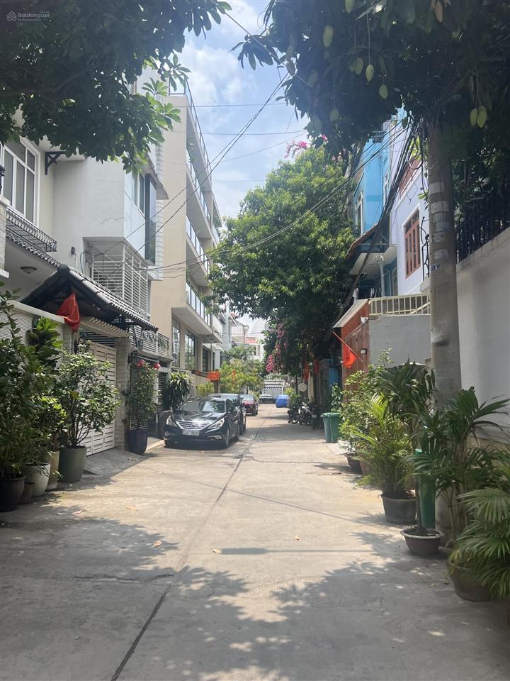 Mt đường xe hơi 6m có chốt bảo vệ .ngang 4.5m x 13m.dt 56m2.giá hấp dẫn 8.7tỷ(155tr/m).sổ hồng