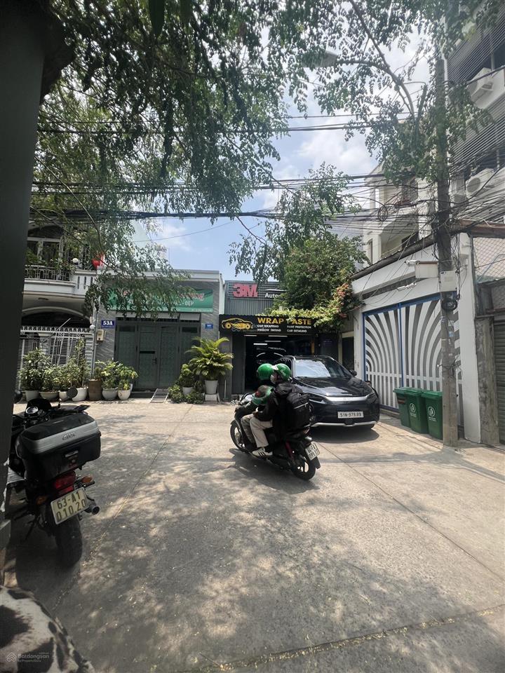 Mt đường xe hơi 6m có chốt bảo vệ .ngang 4.5m x 13m.dt 56m2.giá hấp dẫn 8.7tỷ(155tr/m).sổ hồng