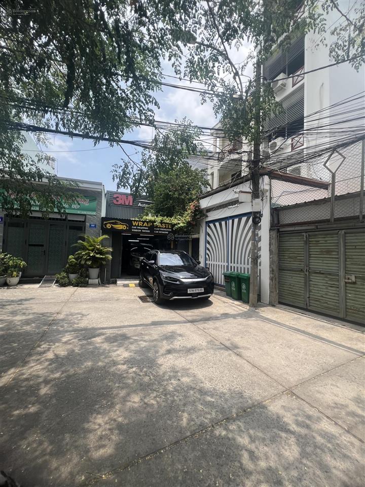 Mt đường xe hơi 6m có chốt bảo vệ .ngang 4.5m x 13m.dt 56m2.giá hấp dẫn 8.7tỷ(155tr/m).sổ hồng