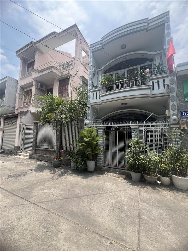 Mt đường xe hơi 6m có chốt bảo vệ .ngang 4.5m x 13m.dt 56m2.giá hấp dẫn 8.7tỷ(155tr/m).sổ hồng