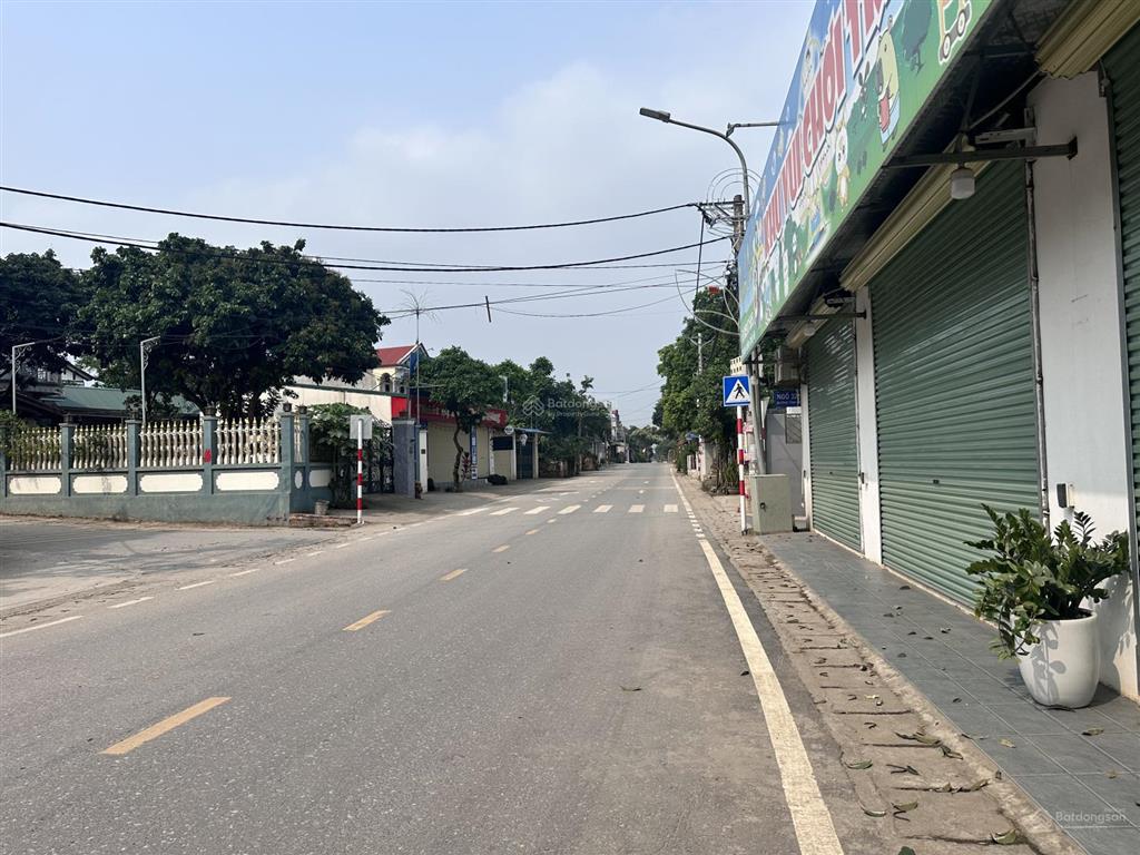 Chỉ 1 lô duy nhất còn sót lại.ngay cạnh quốc lộ 21a. trạm y tế xã đoài phươnggần cnc hoà lạc.