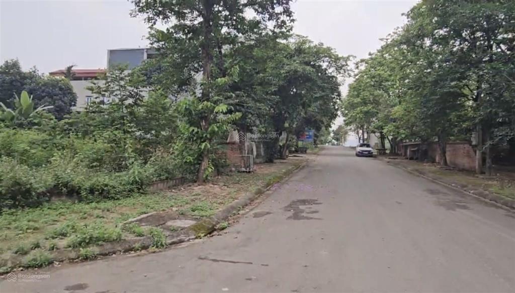 Mảnh đất duy nhất tđc bắc phú cát.cạnh ql 21a.lô góc 2 mặt thoáng.ô tô tránhkinh doanh180m2.
