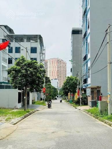 Mảnh đất duy nhất tđc bắc phú cát.cạnh ql 21a.lô góc 2 mặt thoáng.ô tô tránhkinh doanh180m2.