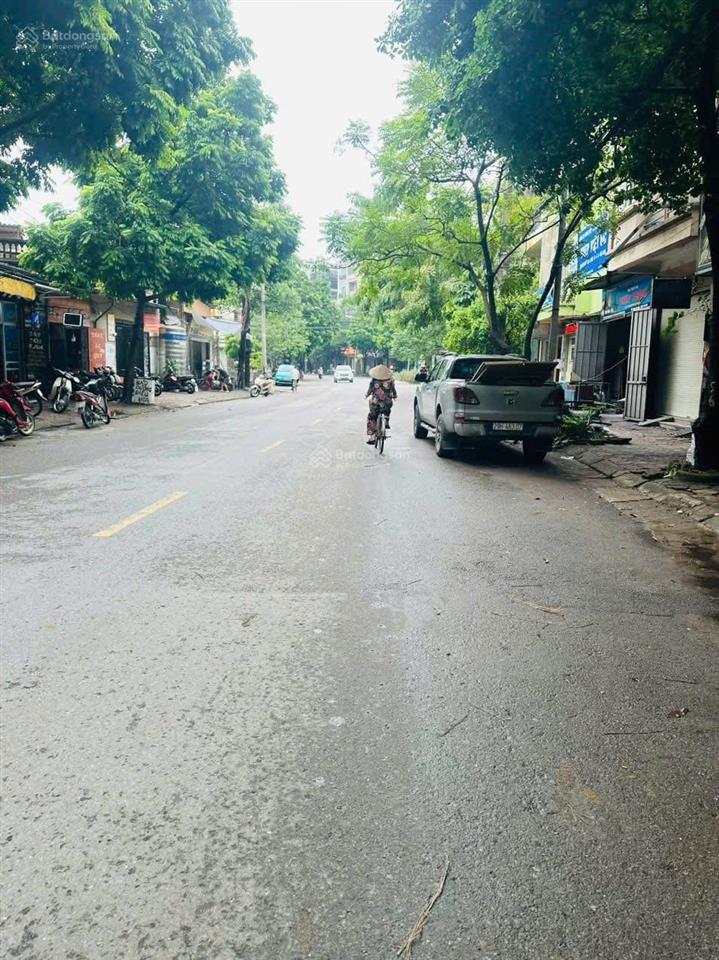Mảnh đất ngay cạnh trường sỹ quan lục quân 1. diện tích 100m2. mt 6 mét,full thổ cư.giá đầu tư
