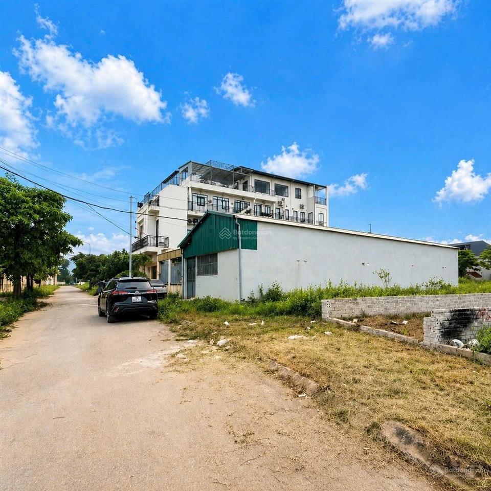 Mảnh đất phú cát.cạnh tđc vai réo.110m2.mt 6 mét.ngay mặt đường ql 21a.full thổ cư.giá 2tỷ5