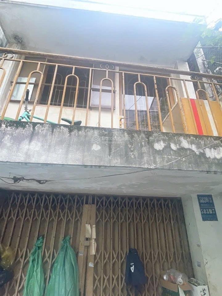Bán nhà riêng 36m2 giá 4t gần trung tâm siêu thị trường học