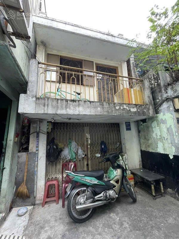 Bán nhà riêng 36m2 giá 4t gần trung tâm siêu thị trường học