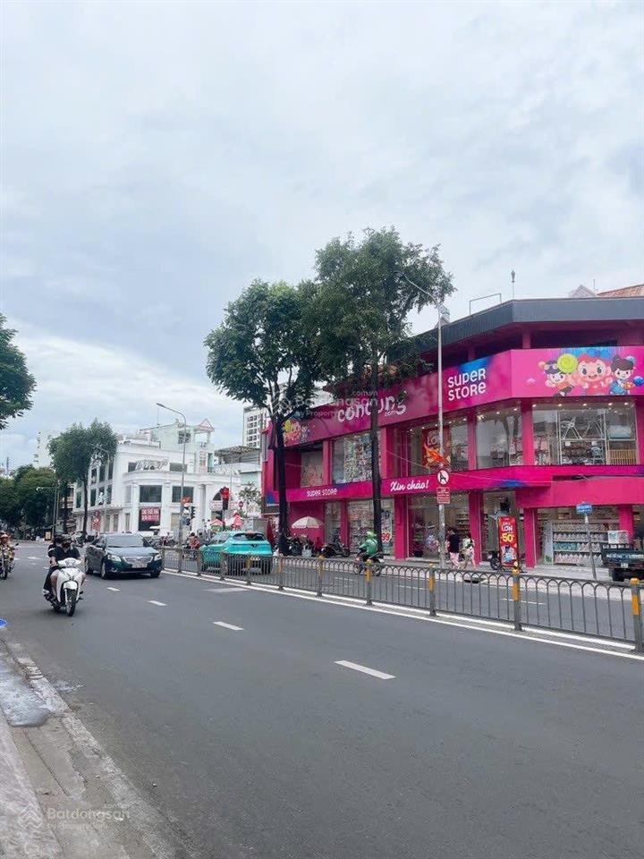 Bán nhà riêng 36m2 giá 4t gần trung tâm siêu thị trường học
