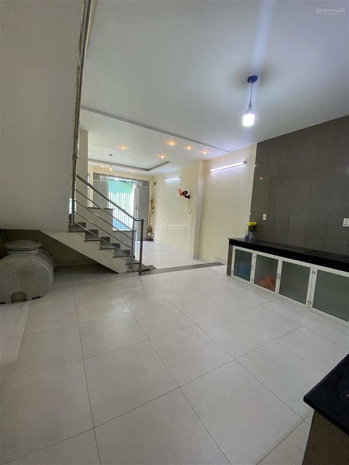 Bán nhà bà hom q6 5x12m 1trệt 1lầu btct giá 6tỷ2 thương lượng