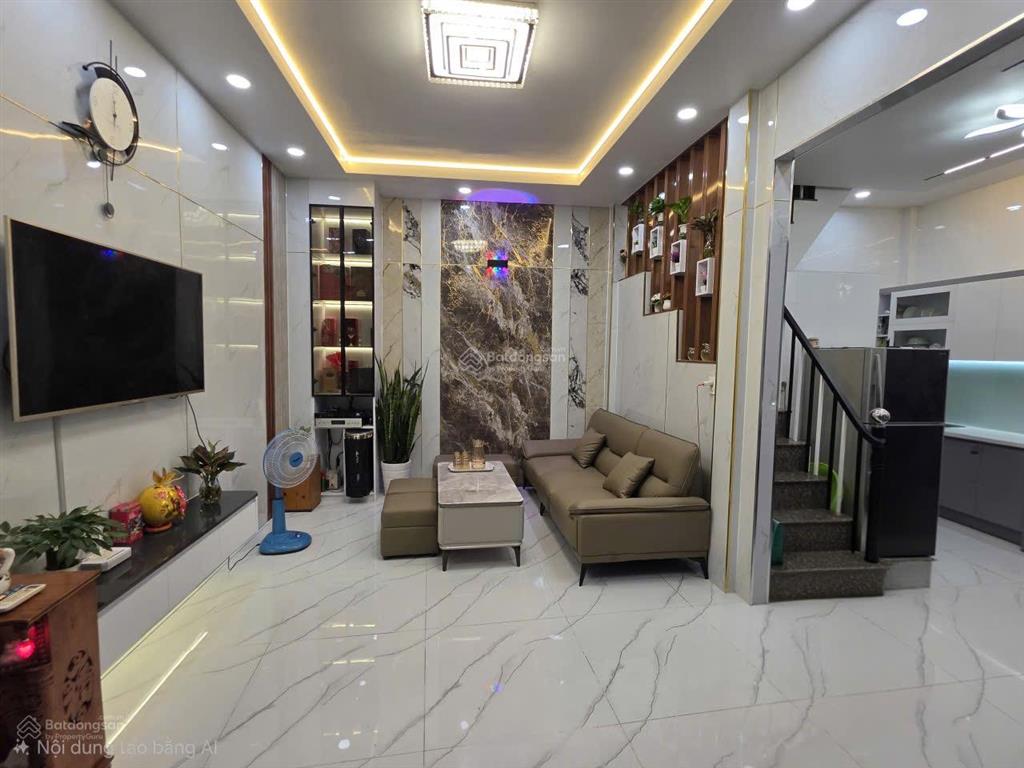 Bán nhà q6 1/ lý chiêu hoàn dt 5x7m đúc 1 lầu 2pn 2wc có ban công giá 4tỷ200tl  0933 792 *** khoa