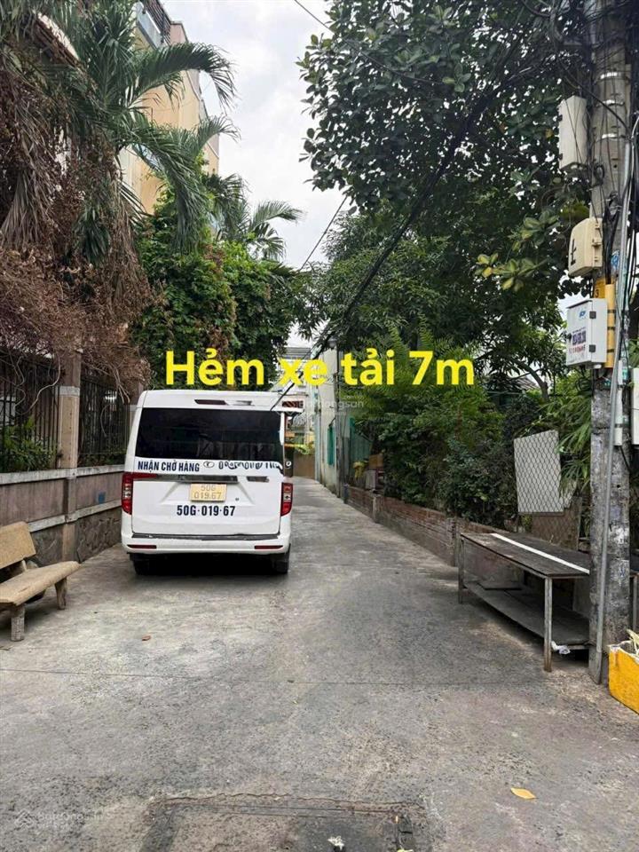 Bán nhà góc 2 mặt hẻm  có dòng tiền 15tr/tháng dt 4.5x15m giá 5 tỷ 500.  0933 792 *** khoa