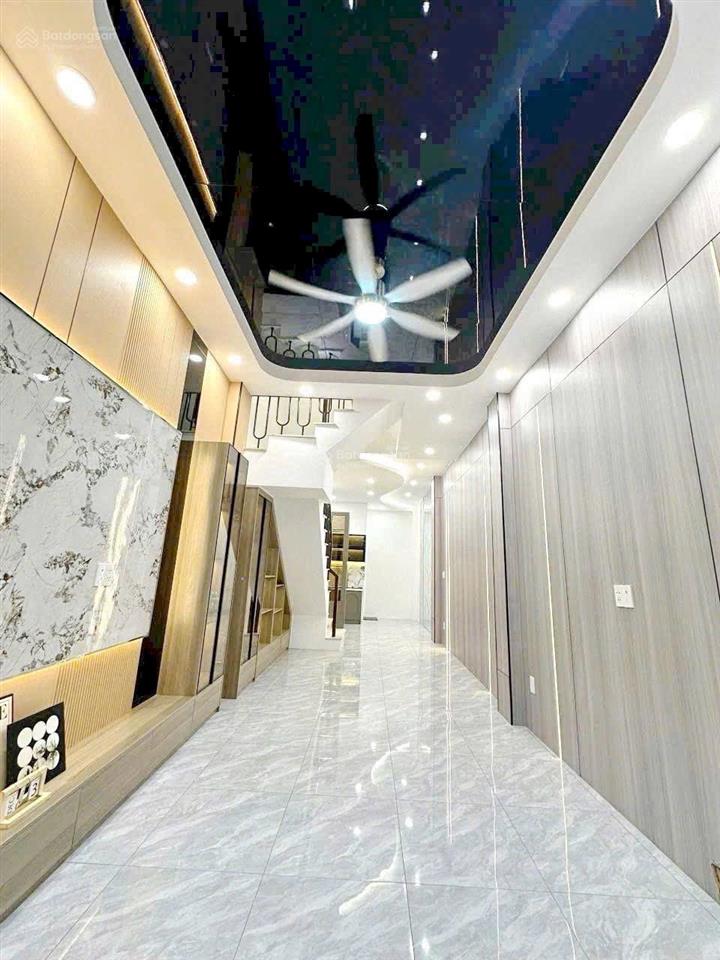 Nhà mới xây, 4 tầng, hẻm 4m, nở hậu đường âu dương lân p3q8