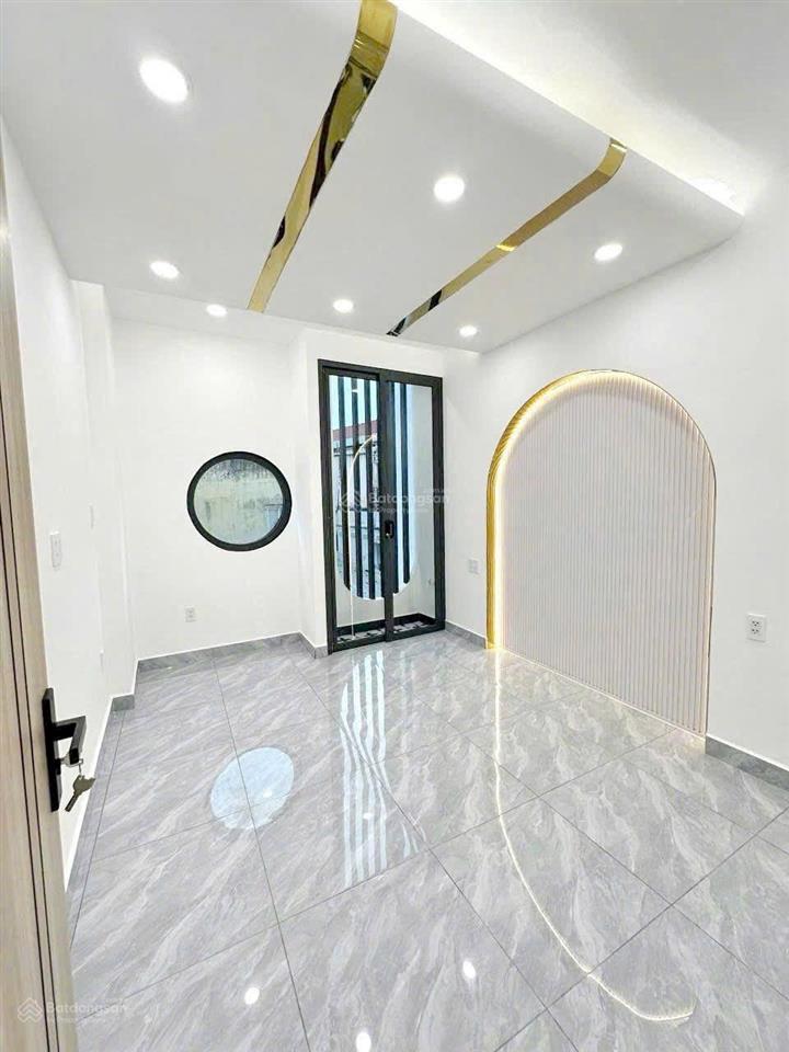 Nhà mới xây, 4 tầng, hẻm 4m, nở hậu đường âu dương lân p3q8