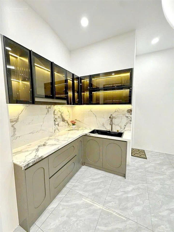 Nhà mới xây, 4 tầng, hẻm 4m, nở hậu đường âu dương lân p3q8