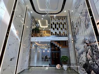 Nhà thang máy quận 12 đúng chất xây ở, tặng lại hết nội thất