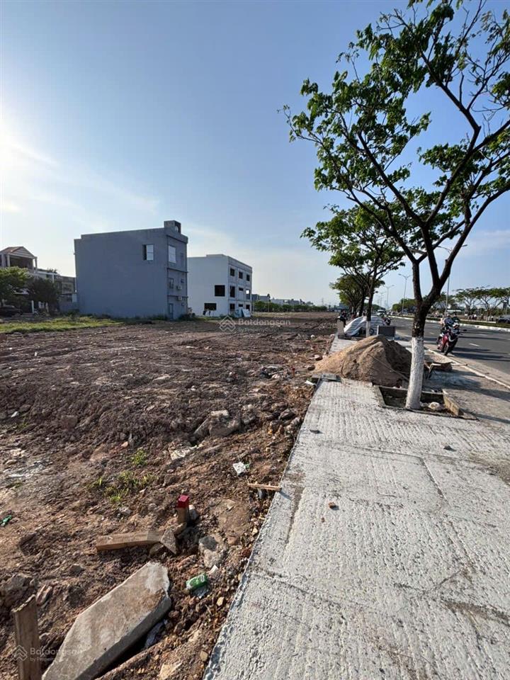 Đất mt võ chí công  200m2  giá chỉ 77.78tr/m2  ngay cầu khuê đông