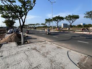 Đất mt võ chí công  200m2  giá chỉ 77.78tr/m2  ngay cầu khuê đông
