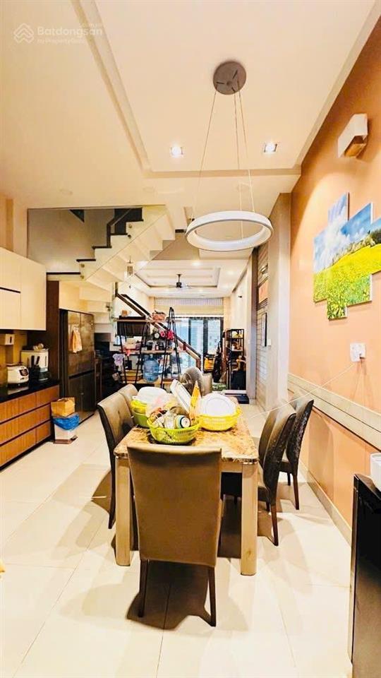 Giảm mạnhnhà 4 tầng kha vạn cân thủ đức (đoạn đẹp) xe hơi ngay cửapháp lý chuẩn