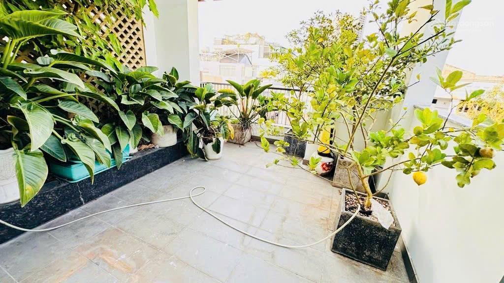 Giảm mạnhnhà 4 tầng kha vạn cân thủ đức (đoạn đẹp) xe hơi ngay cửapháp lý chuẩn